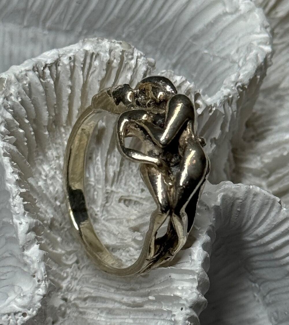 925 Sterling Silver Kamasutra Ring Size 8